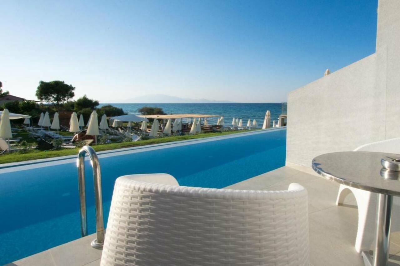 Фото Golden Coast Resort