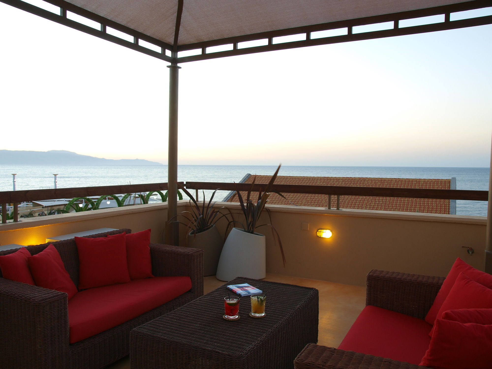 Фото Mylos Hotel Apartments