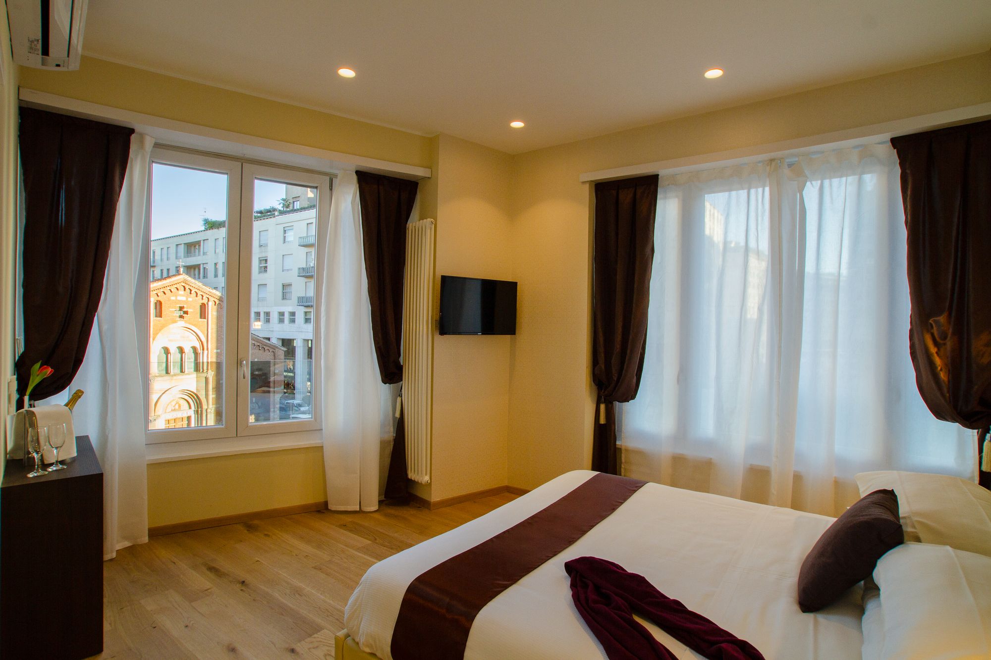 Фото Aiello Rooms - San Babila