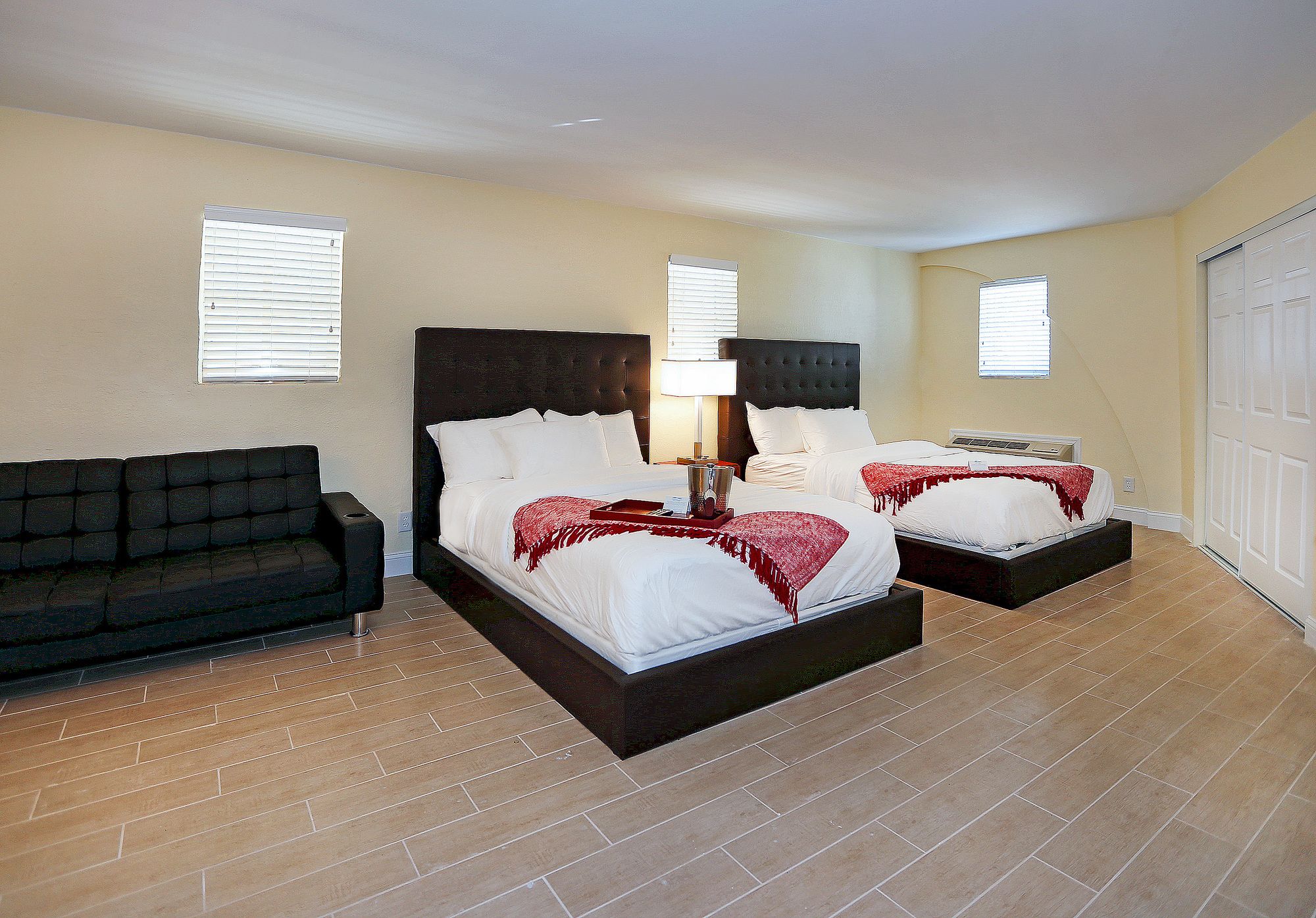 Фото Chateau Mar Beach Resort