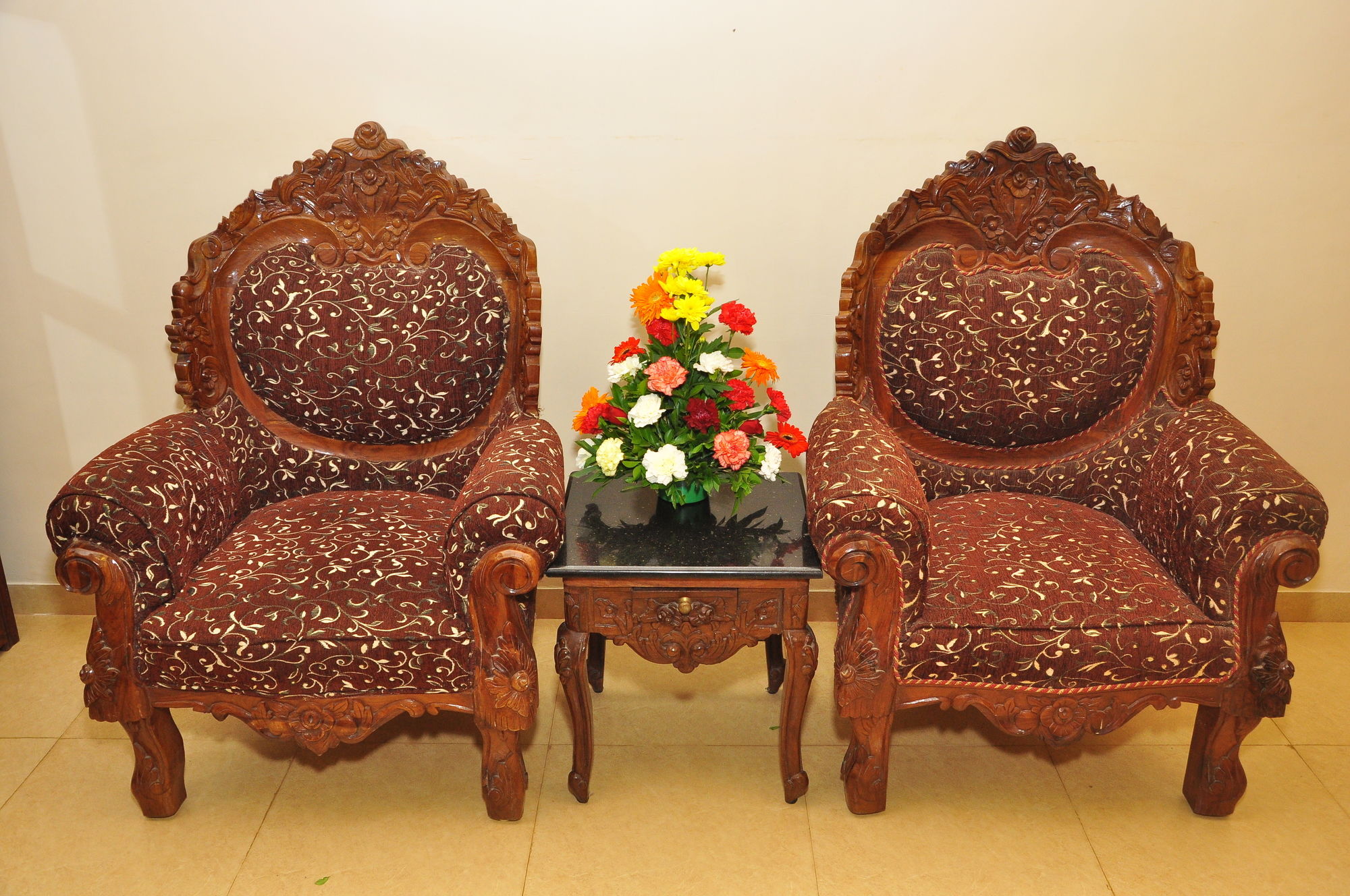 Фото Mayflower Beach Resort