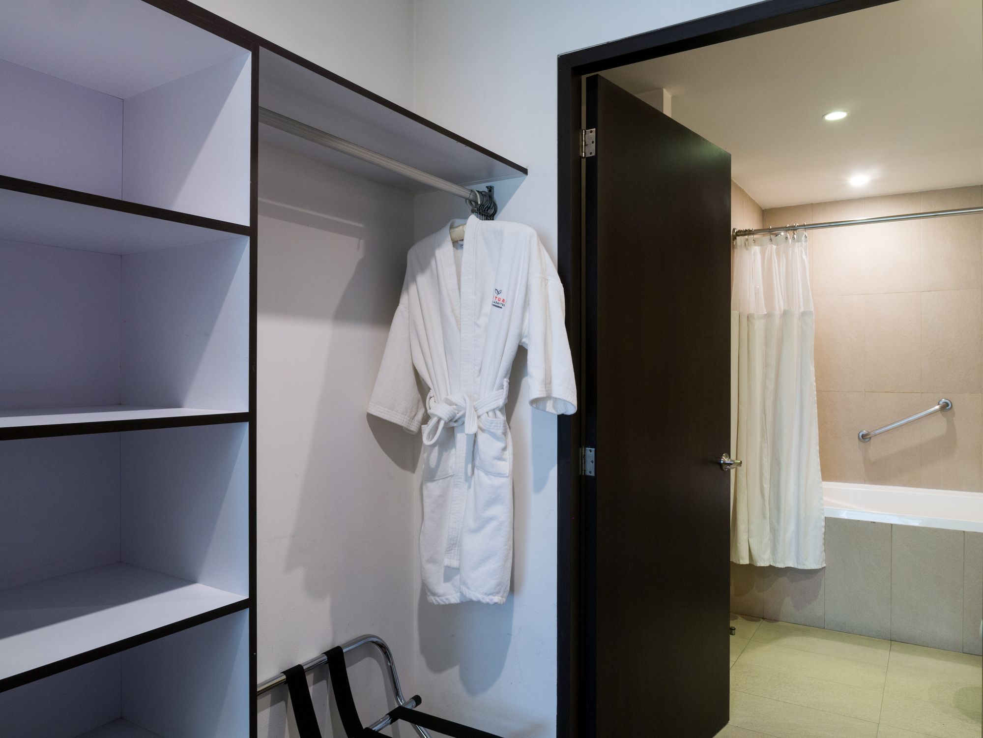 Фото Ventura Hotel & Suites by Dominion