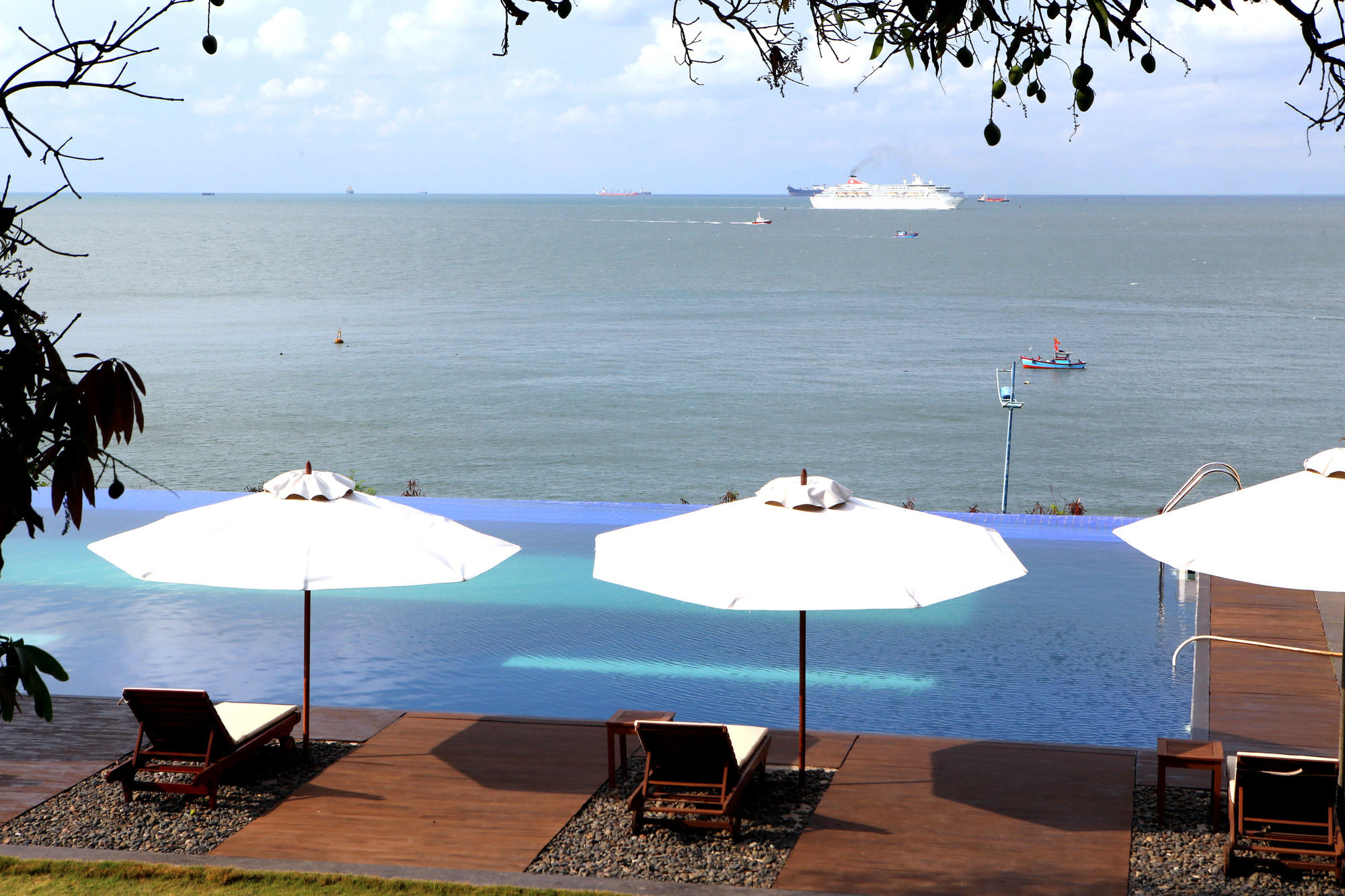 Фото Léman Cap Resort & SPA