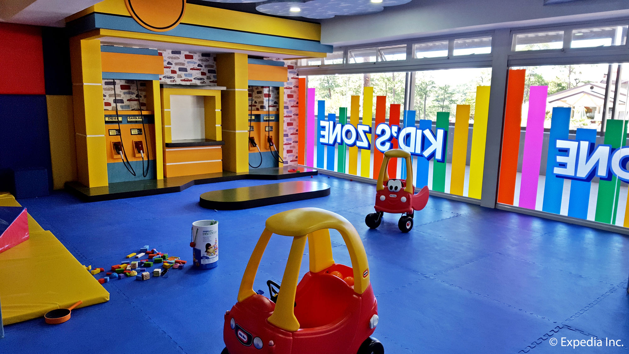 Фото Newtown Plaza Hotel