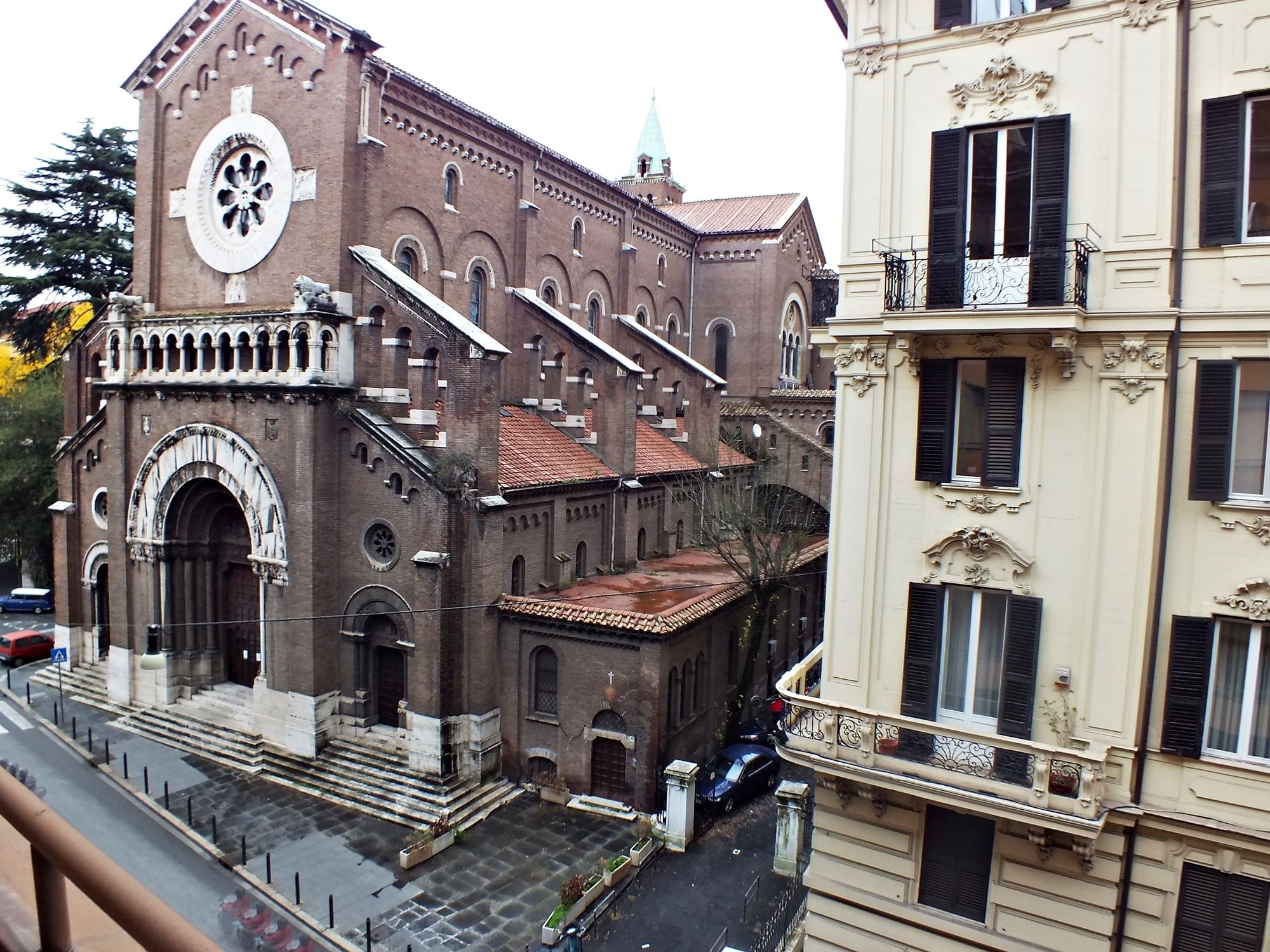 Фото отеля 1