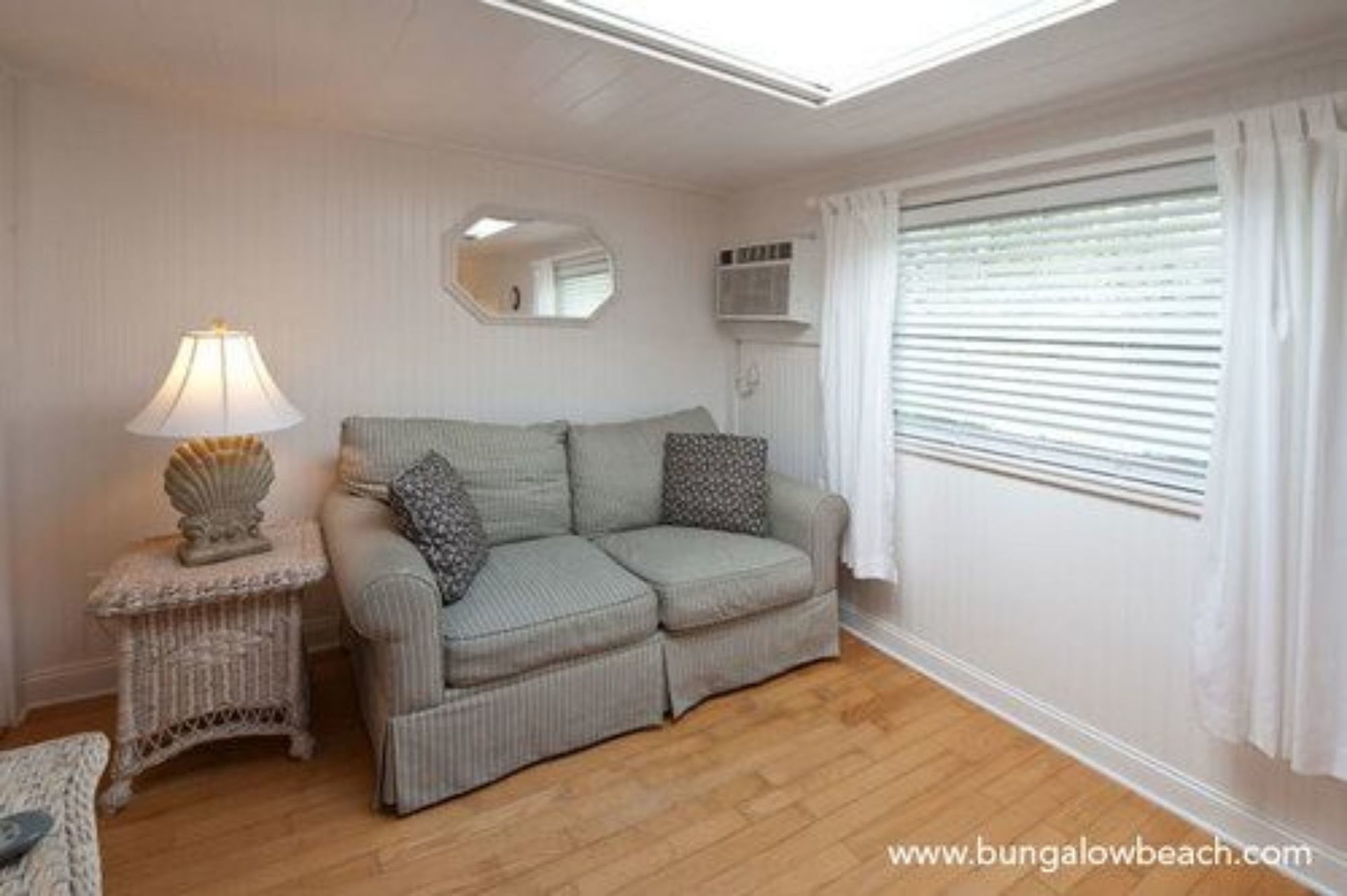 Фото Bungalow Beach Resort