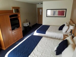 Гостиница Broadway Inn Conference Center
