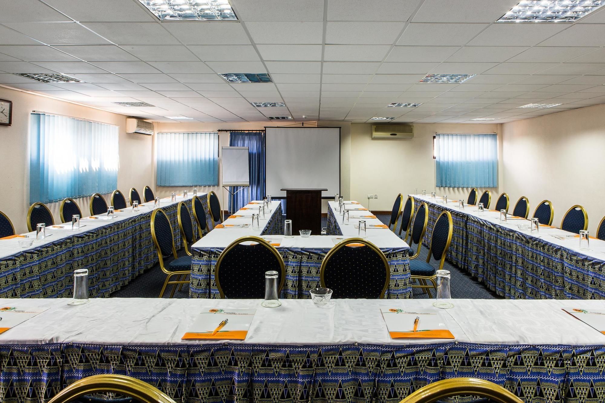 Фото Sunlodge Hotel