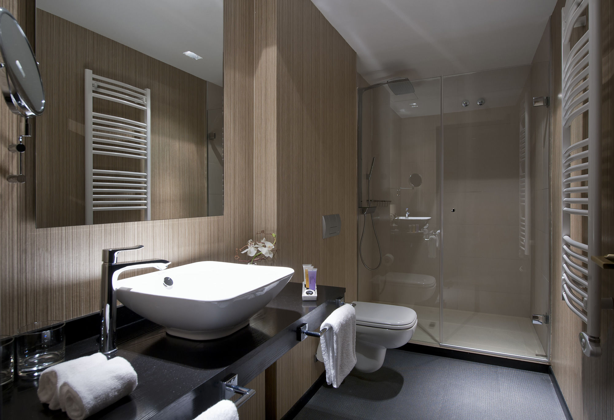 Фото One Shot Luchana 22