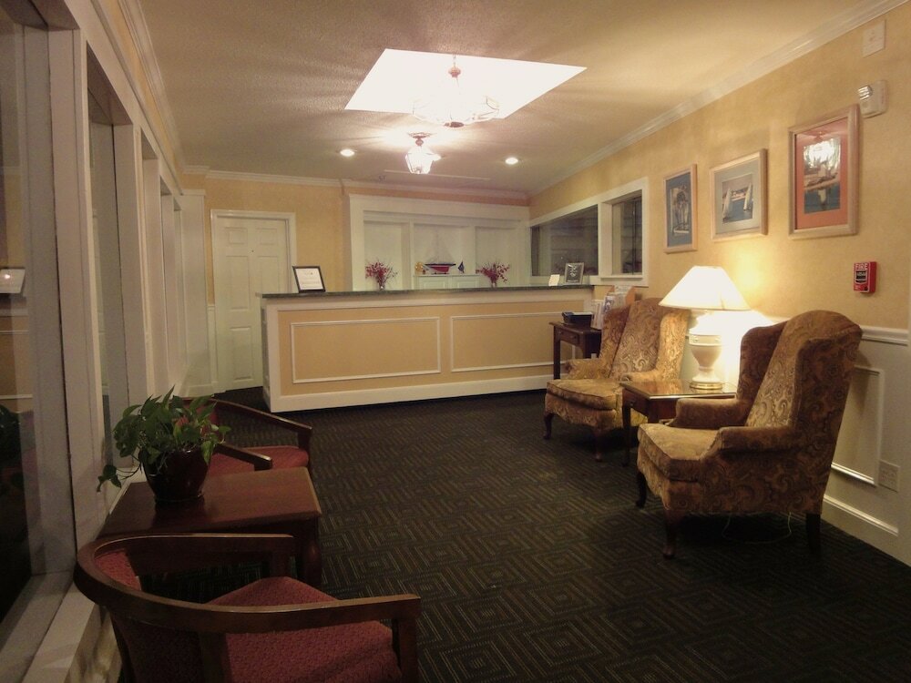 Фото Hyannis Travel Inn