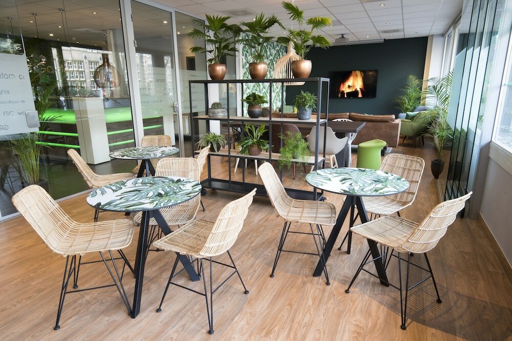 Фото Court Garden Hotel