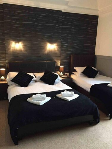 Гостиница The Crown Hotel