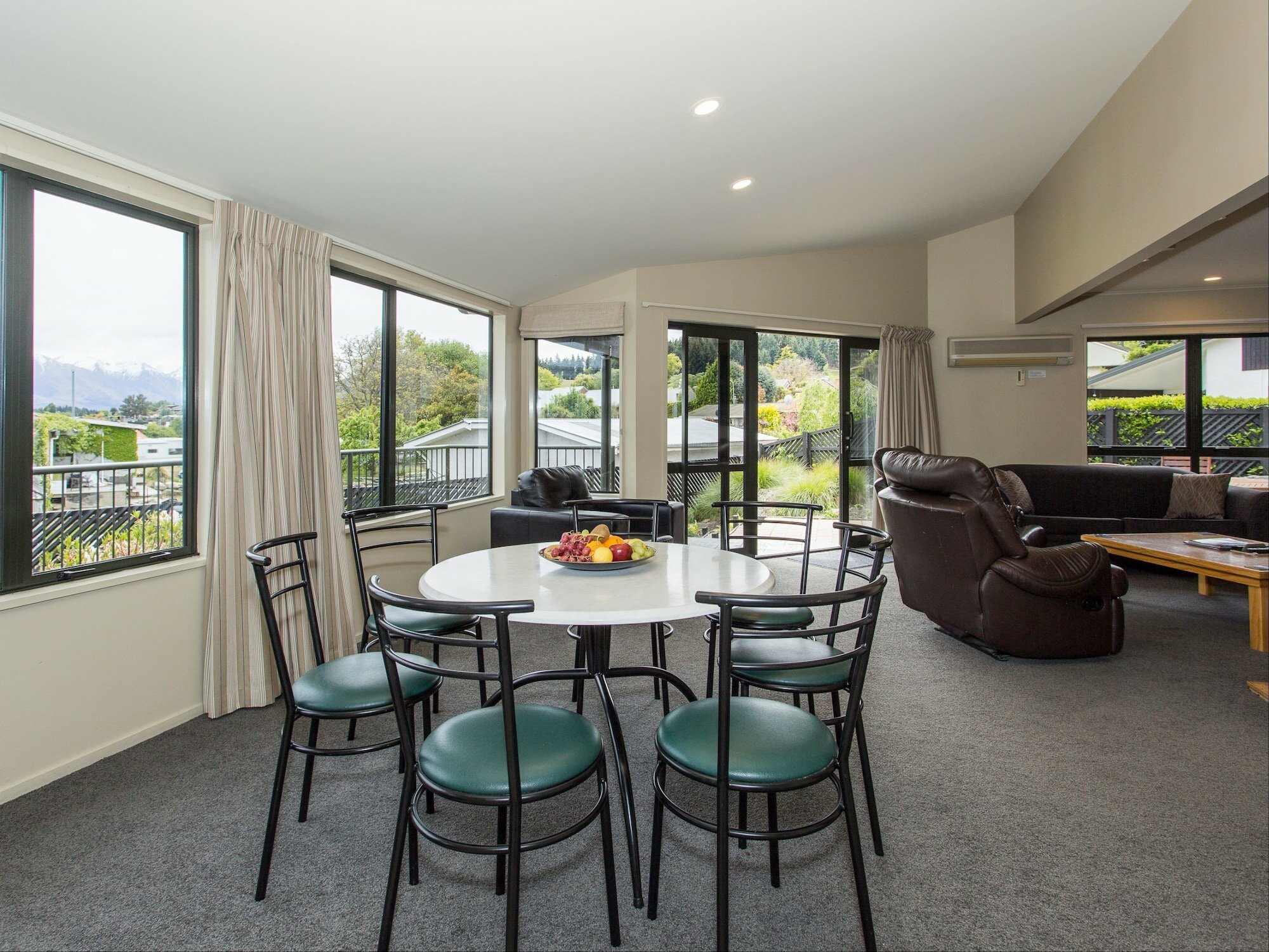 Фото Clearbrook Motels Wanaka