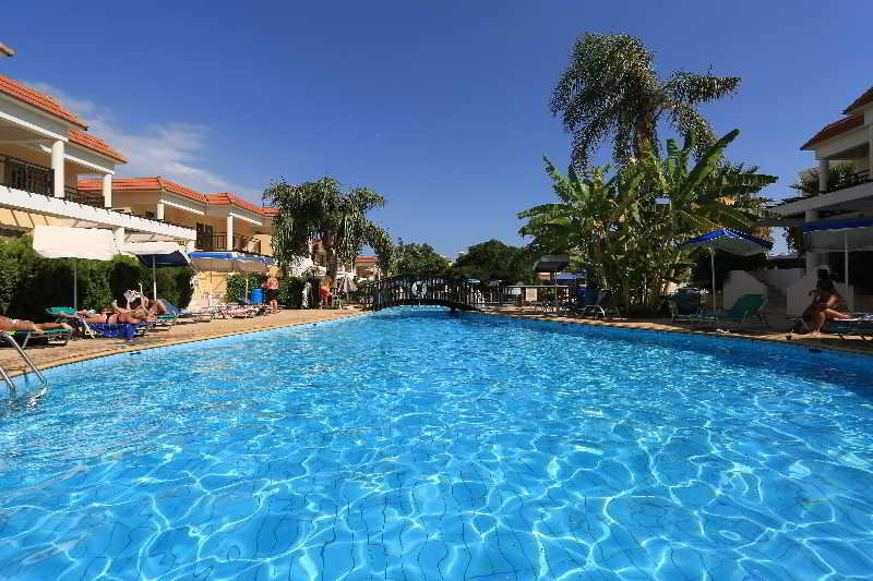 Фото Jacaranda Apartments