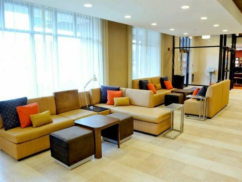 Фото Courtyard by Marriott Louisville Downtown