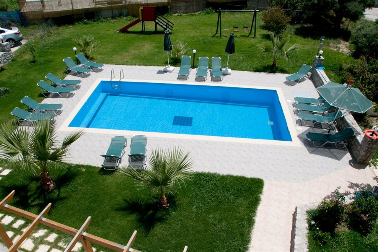 Фото Manolis Apartments