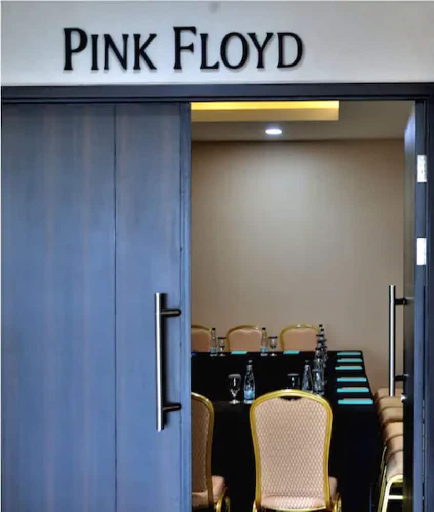 Фото Hotel California Bandung