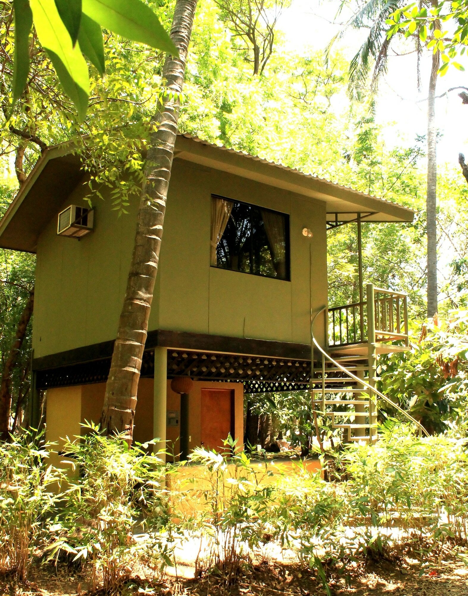 Фото Puerto Barillas Marina & Lodge