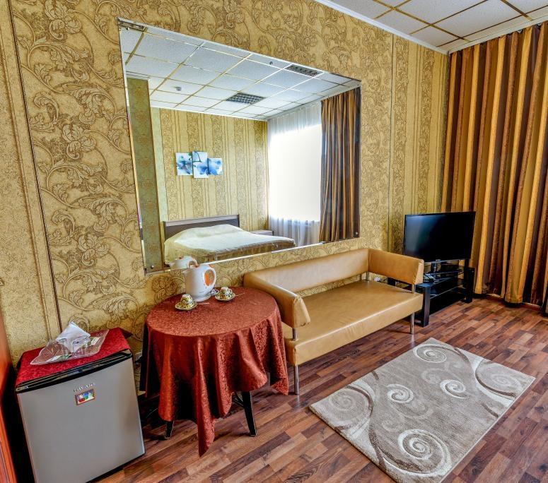 Фото Тополя