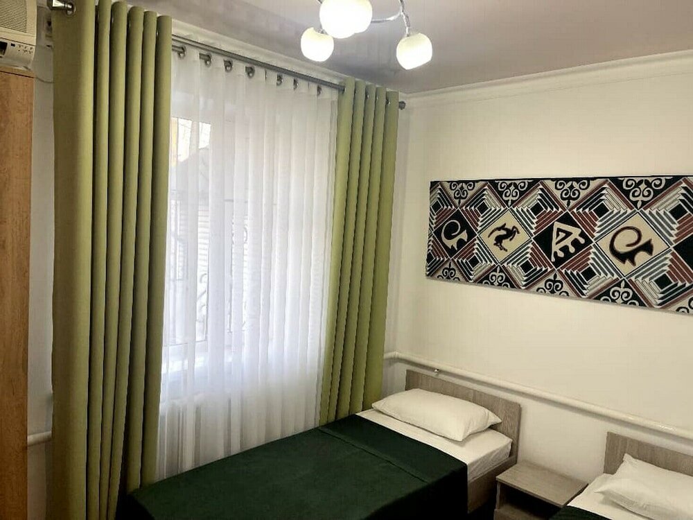 Фото Family Guest House & Hostel