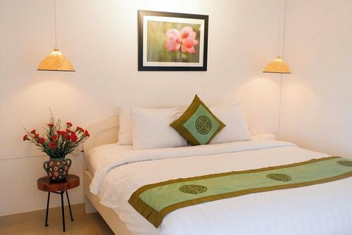 Гостиница Purple Hue Charming Riverside Hotel в Хюэ