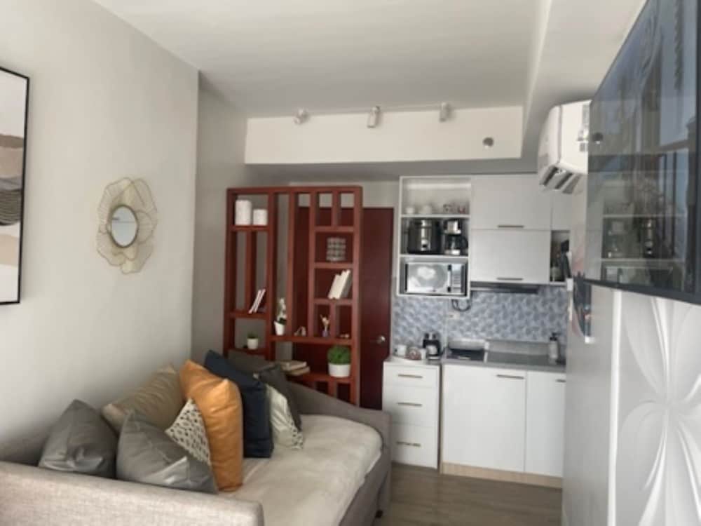 Фото Mesavirre Garden Residences