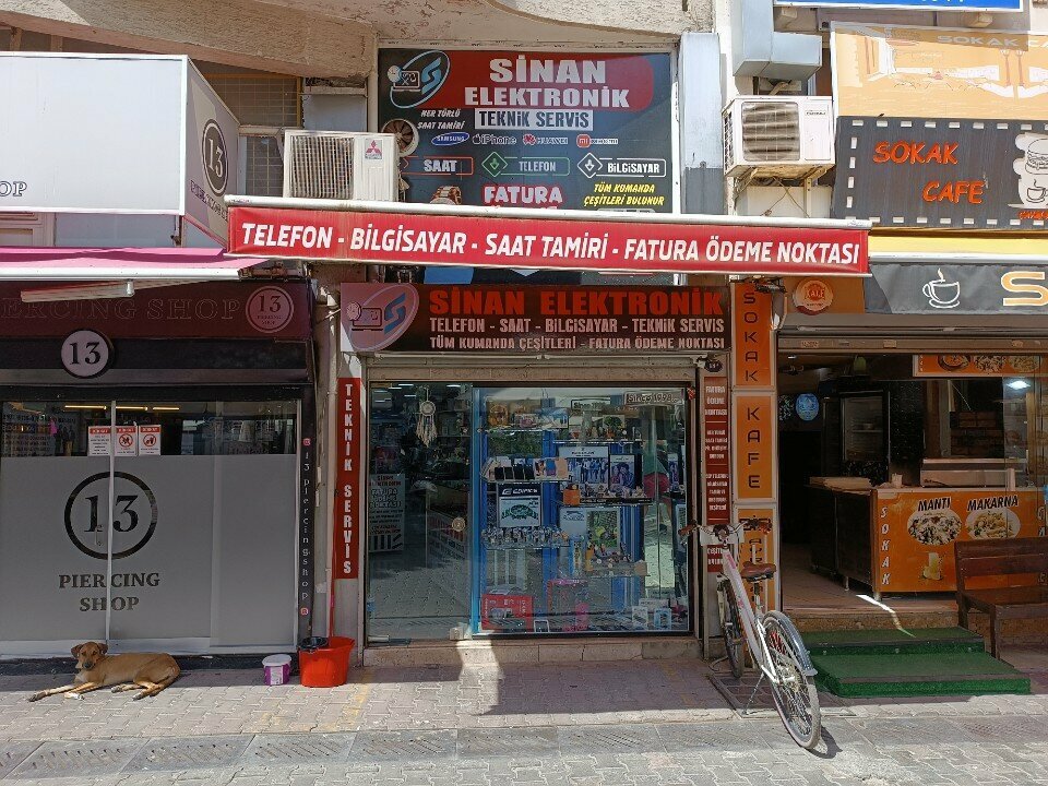 Mobile phone store Sinan Electronics, Izmir, photo