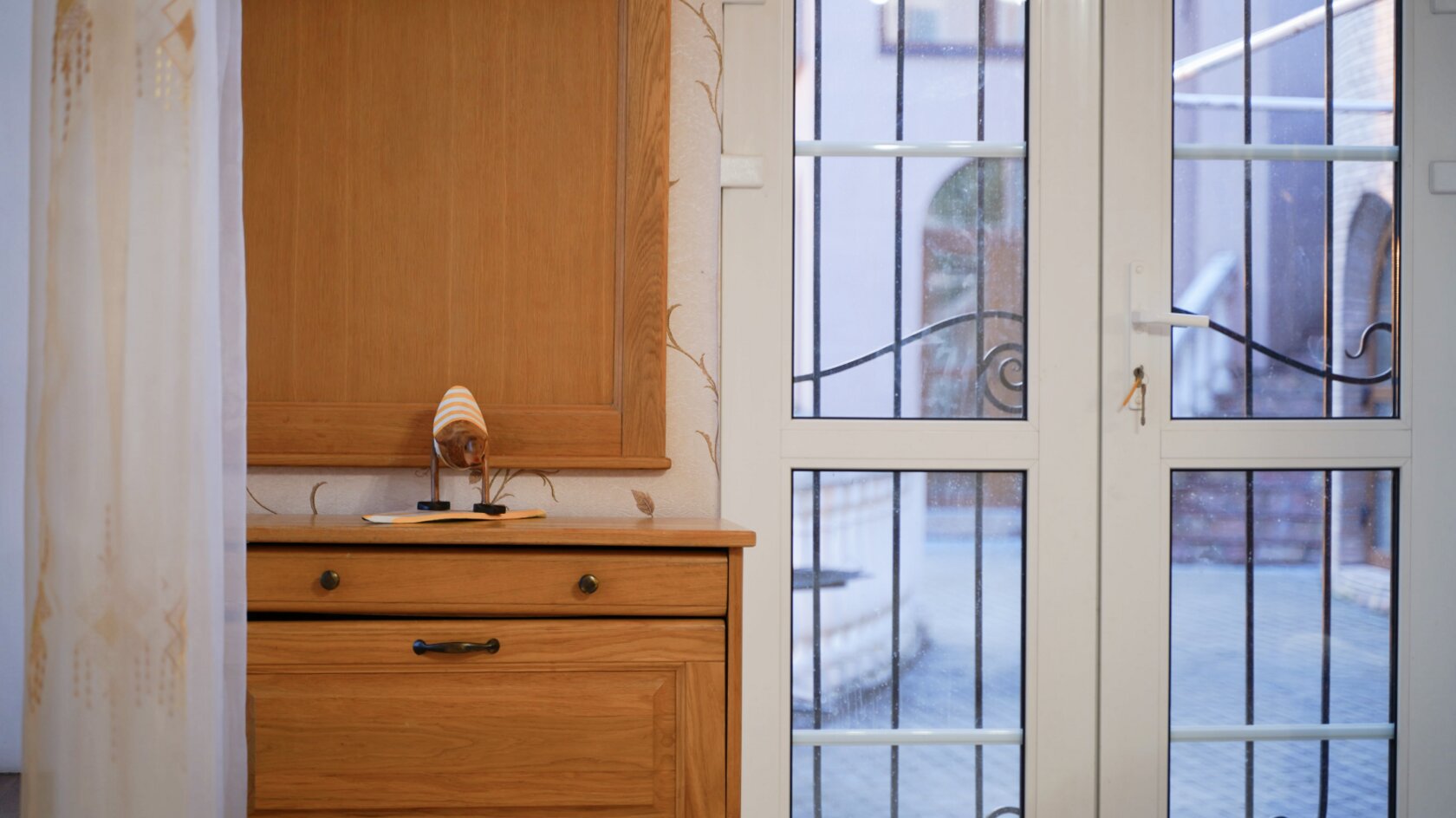 Фото Tony Wake Светлый