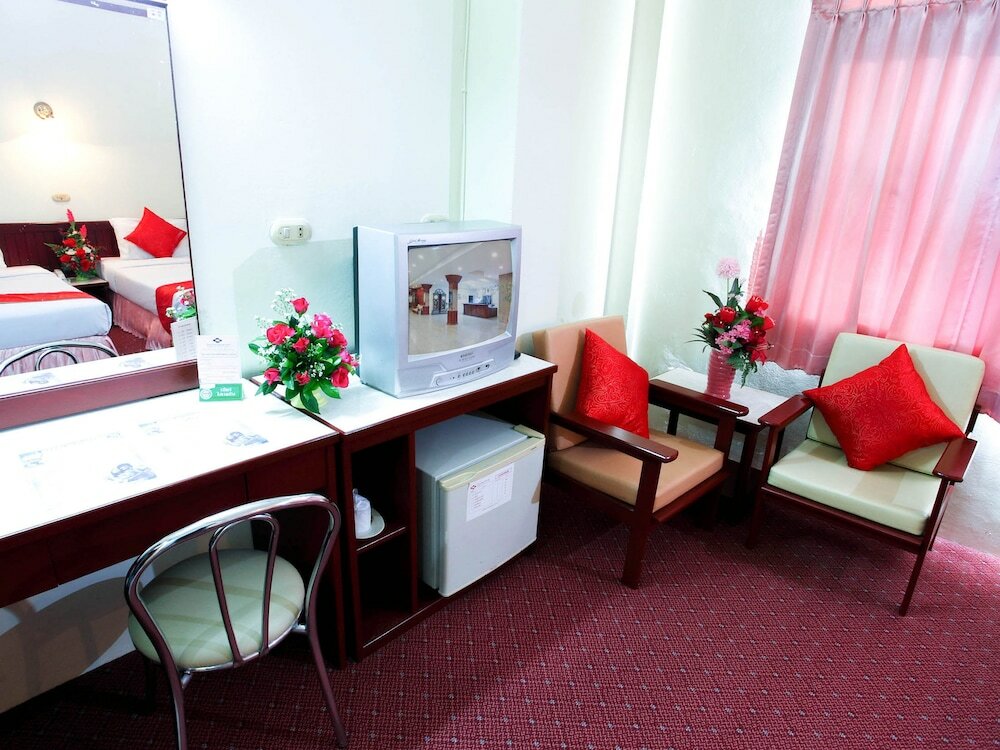 Фото Chumphon Palace Hotel