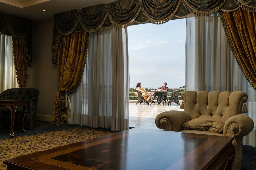 Фото Intourist Palace Hotel & SPA