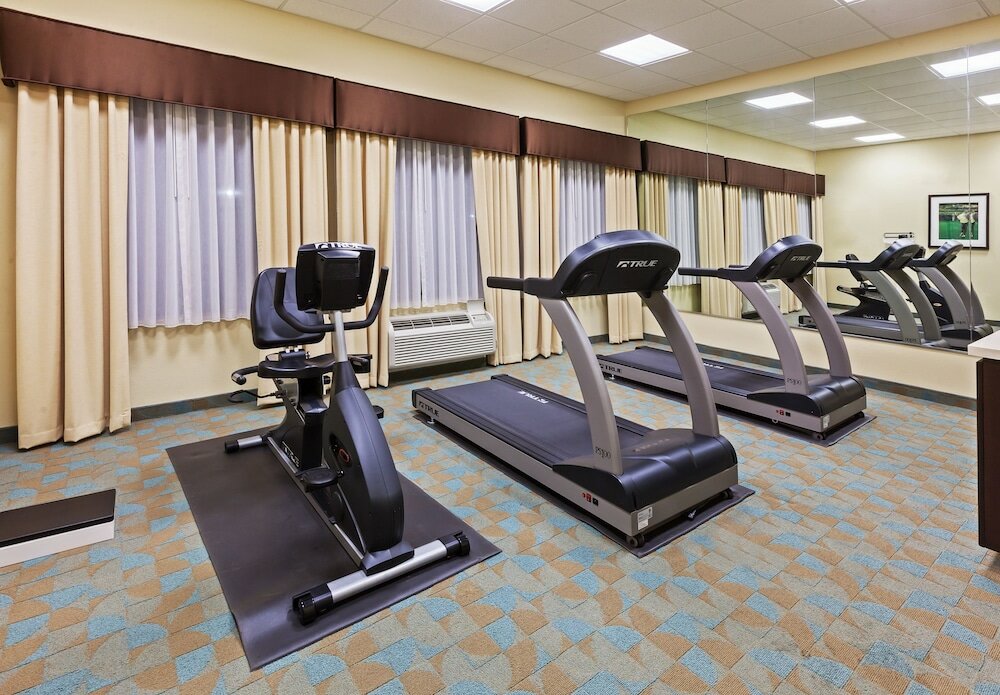 Фото Holiday Inn Express Hotel & Suites Victoria, an Ihg Hotel