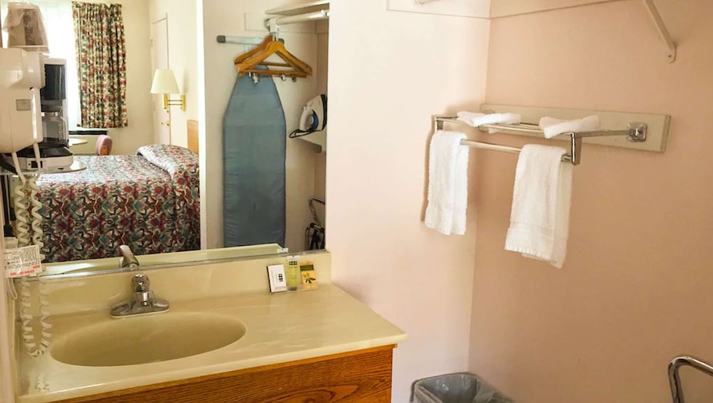 Фото Economy Inn Motel Sylmar