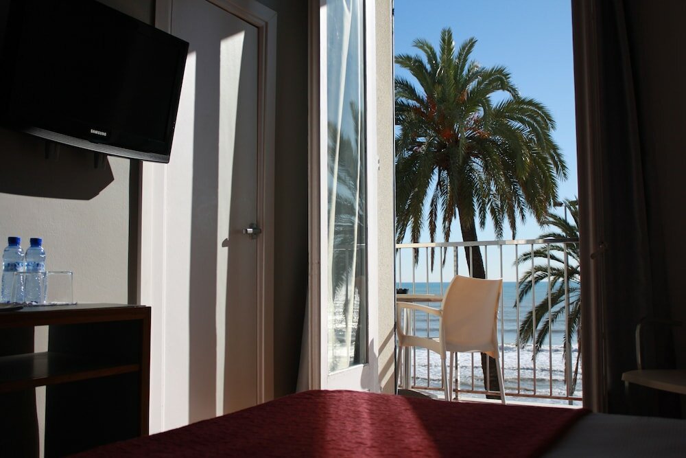 Фото Hotel Subur