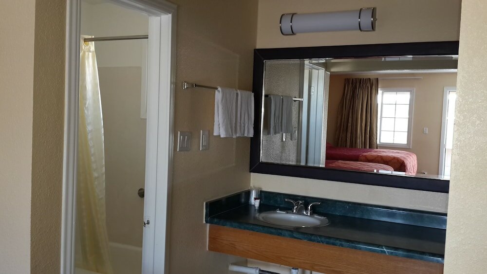 Фото American Regency Inn