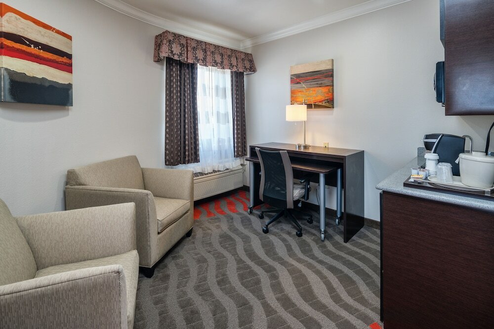Фото Holiday Inn Express & Suites Santa Clara, an Ihg Hotel