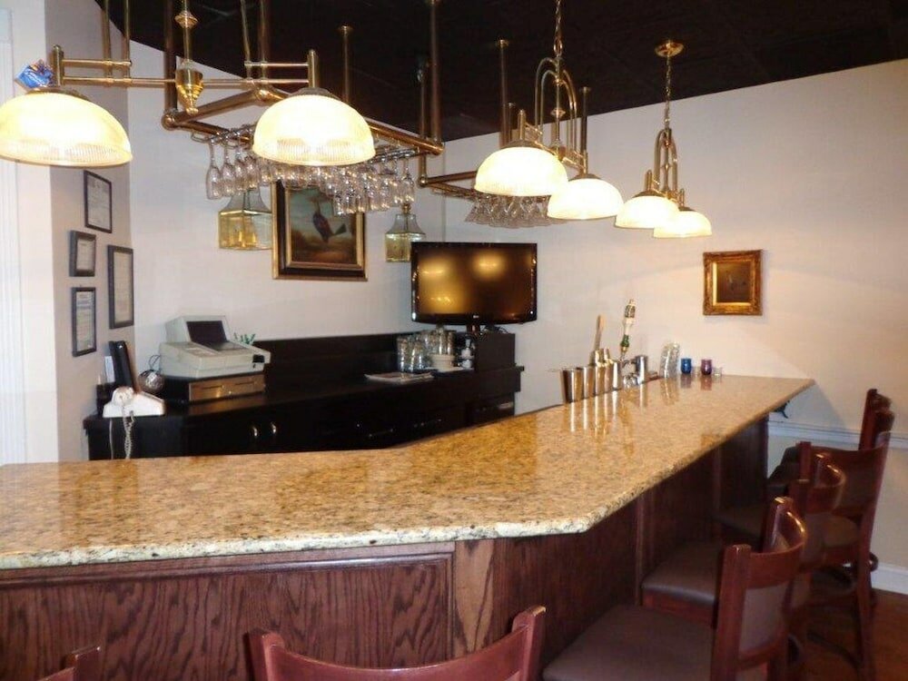 Фото Euro Suites Hotel