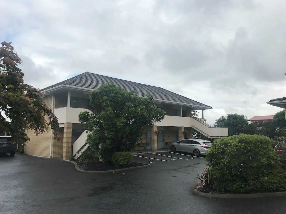 Фото Fenton Court Motel