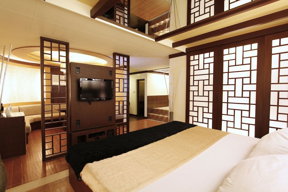 Фото Victoria Court North Edsa