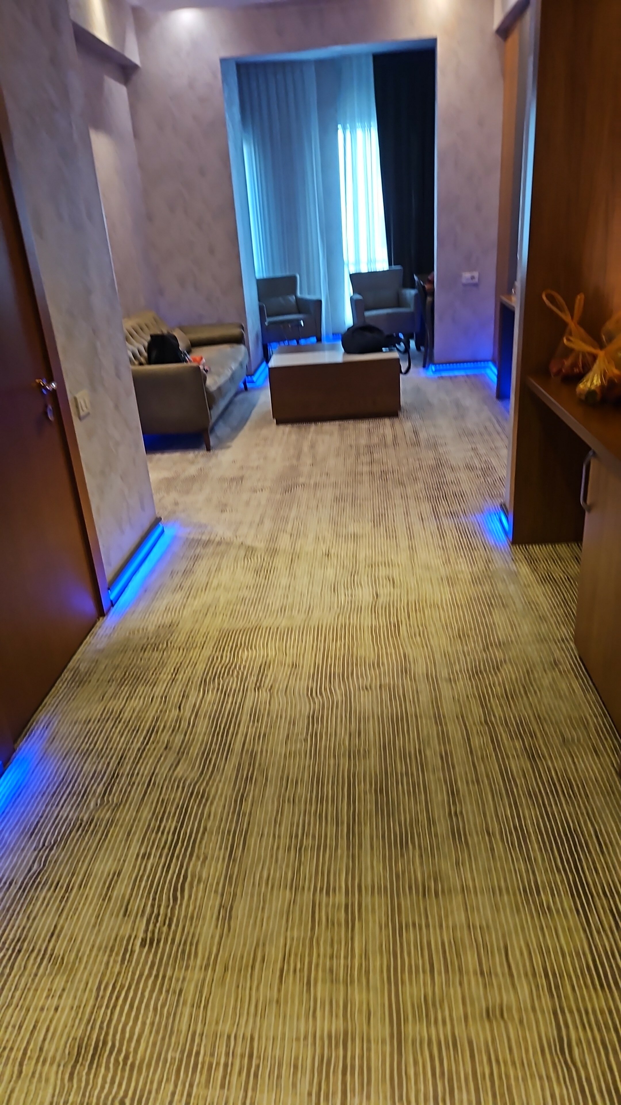 Фото Midtown Hotel