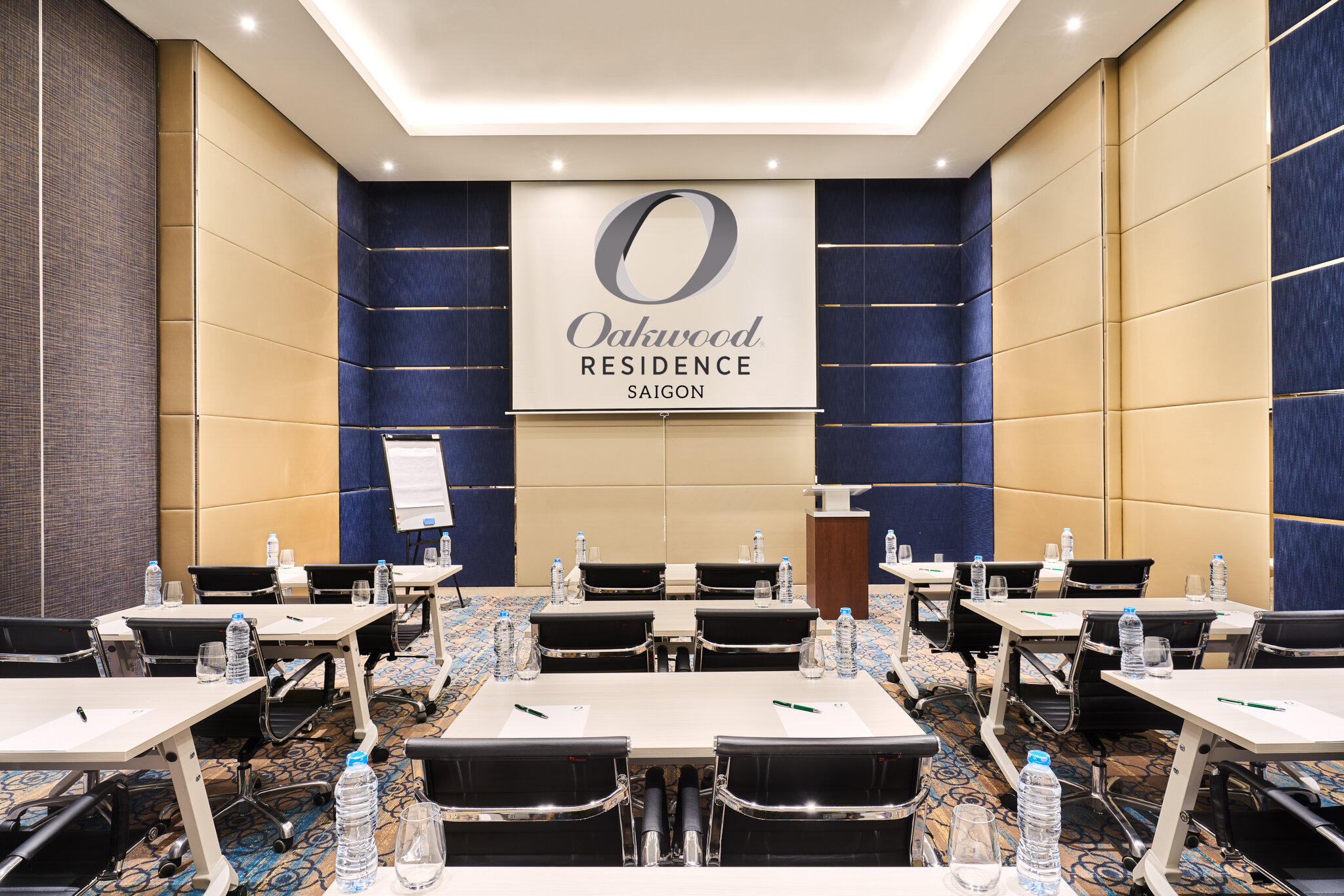 Фото Oakwood Residence Saigon