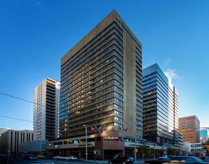 отель Sandman Signature Calgary Downtown Hotel
