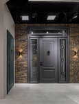 Двери Ягуар (Krasnoarmeyskaya Street, 1), doors