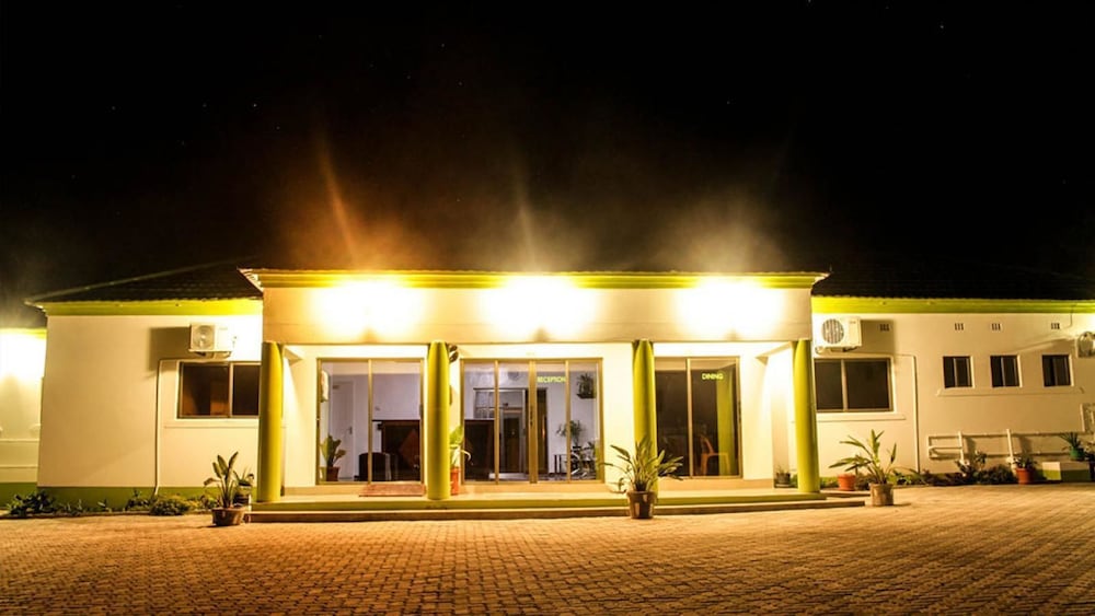 Фото отеля 1