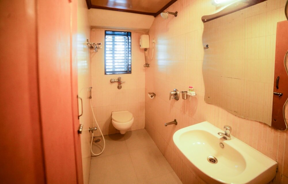 Фото Lucky Hotel Bandra