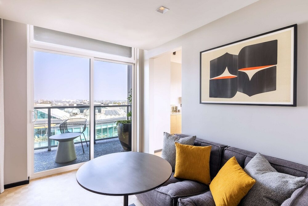 Фото The Shay, a Destination by Hyatt Hotel