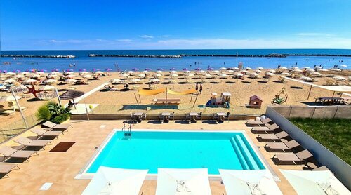 Гостиница You & Me Beach Hotel в Римини
