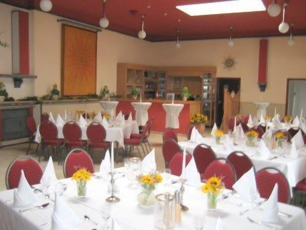 Фото Hotel Zur Goldenen Sonne