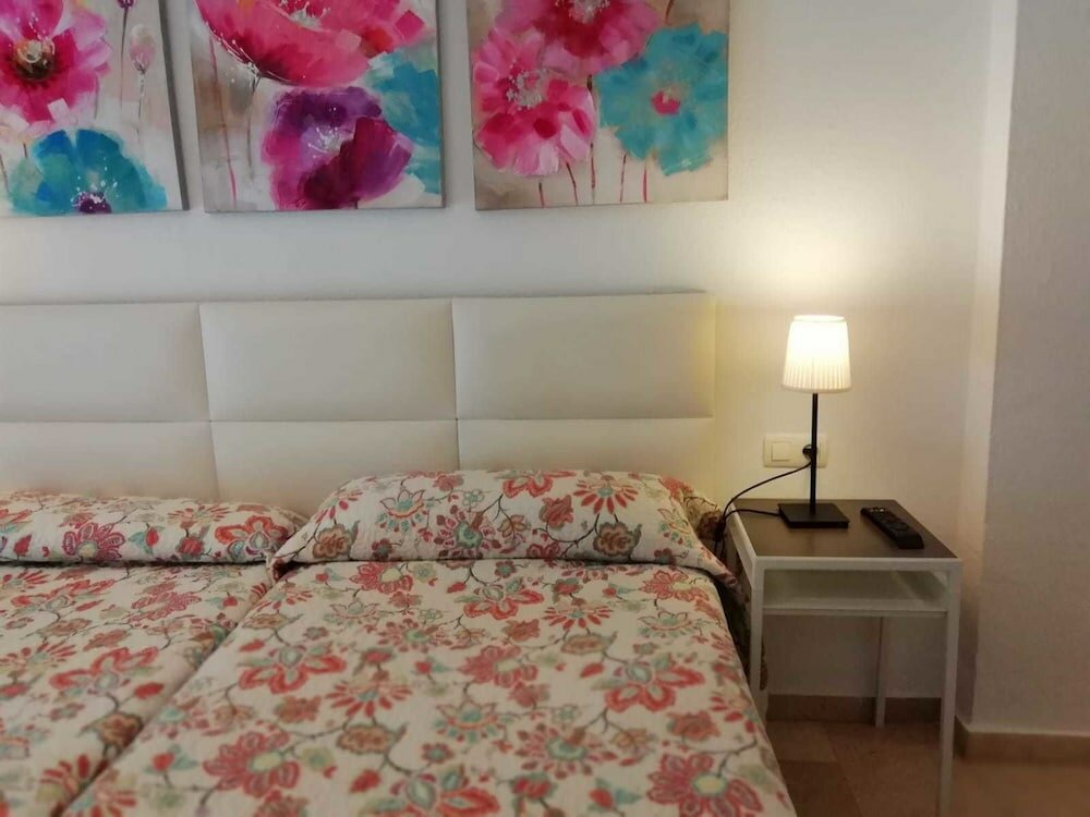 Фото Hostal Tres Soles