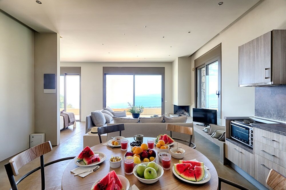 Фото Euphoria Suites