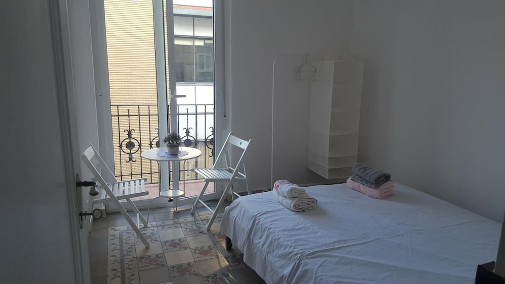 Фото Oyo Guest House Ruzafa